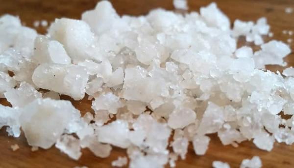 طبع نمک ، مصلحات و خواص آن از نظر طب سنتی
