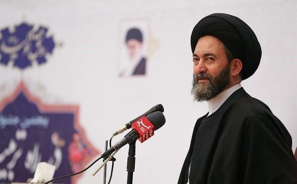 امام آدینه اردبیل: صفویه ایران را یکپارچه نموده؛ بقای کشور مدیون آن ها است