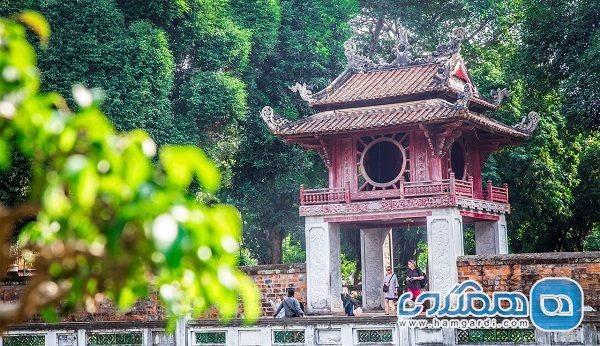 معبد ادبیات یکی از جاذبه های گردشگری ویتنام به شمار می رود (تور ویتنام ارزان)